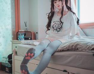 Bambi(밤비)短裙：拍了这么久，难道我的粉丝还不够免费吗？