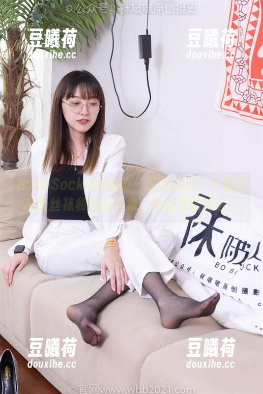 BoBoSocks袜啵啵-小甜豆 BoBoSocks袜啵啵 - 无法抗拒!小甜豆最新丝袜和裸足合集,你敢来试试么?