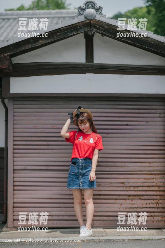 BoLoli菠萝社-柳侑绮Sevenbaby BoLoli菠萝社 - 我发现柳侑绮Sevenbaby的礼服美图,连我的图包都嫉妒了!