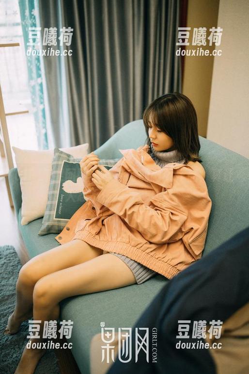 GIRLT果团网 - 陈诗诗的制服作品，真让人忍不住想多看几眼。
