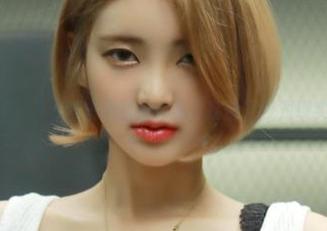 Hyoyeon(김효연)的短裙最新合集，打破了我对现实的想象力！