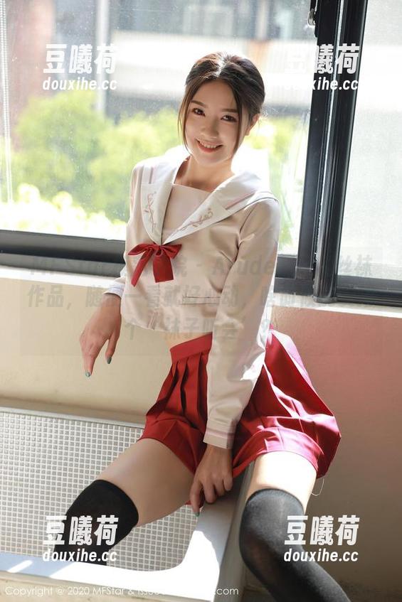 MFStar模范学院 - Arude薇薇的丝袜作品，随便一看就好心动，啥时候能安排个‘袜子听会’？