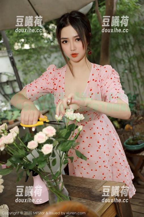 MFStar模范学院 - 最新套图：奈美nana教你如何从丝袜里造出宇宙飞船的秘籍！（坐等结局）