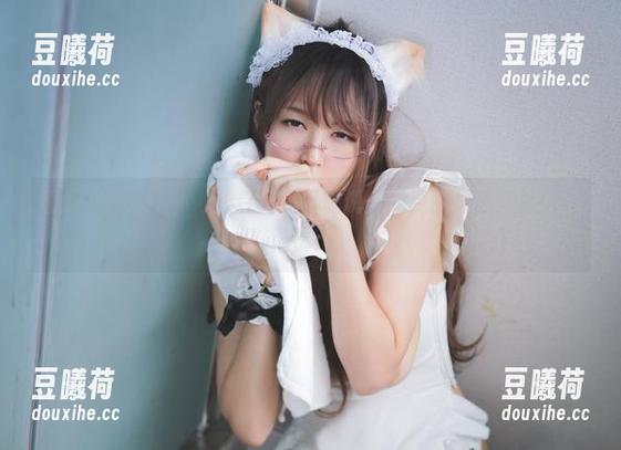 看到Mozzi(모찌)的白裙我只想说：免费的居然还这么好看？