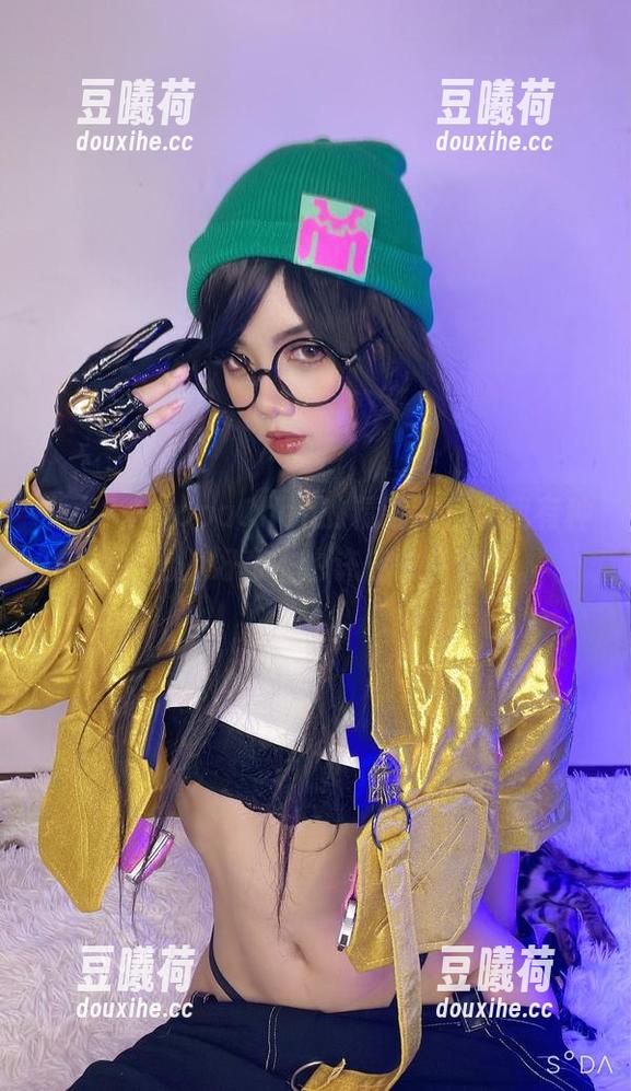 少女？PoppaChan的精选图包让我有种说不出的好奇，也许你也会这样。