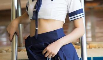 QingDouKe青豆客 - 施忆佳Kitty酱的制服图片合集：插画般的现实和想象交织