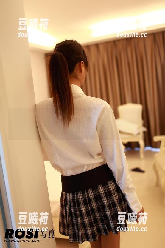 ROSI写真合集：短裤的千面人生，你只需选择一面！