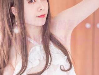 不想放过Sakiiii翎柒的蕾丝睡衣，新的美图更新就像暴风雨前的宁静一样诱惑啊～
