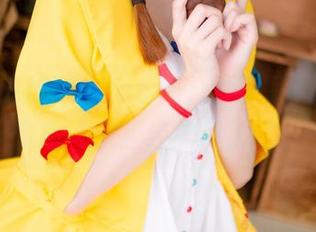 这份Sally Dorasnow女仆写真集,分享些不太正经的评价吧!