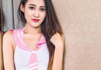 TouTiao头条女神 - 浴室里的高萌萌：免费写真，水汽蒸腾的缥缈感！