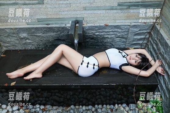 TuiGirl - 翻开图库，发现赵惟依的温柔比我想的更捉摸不透。