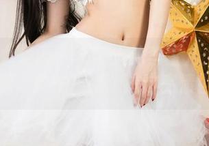 UGirls尤果网 - 天台上的李宝儿：合影时光开启，快来拔腿跑进这高清世界！