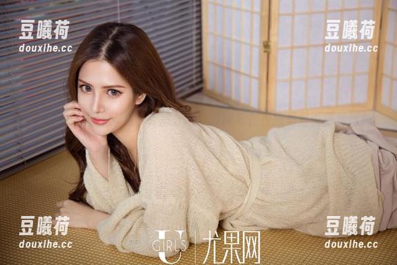 UGirls尤果网-谭晓彤 UGirls尤果网 - 免费套图分享:谭晓彤在校服里是否更显清纯?