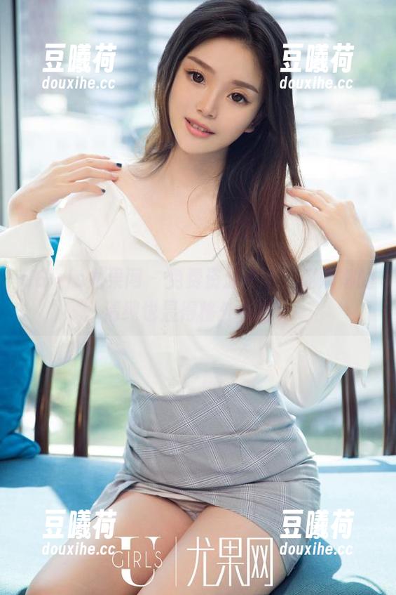 UGirls尤果网 - 免费资源在手，赵娜娜的清纯也显得格外有趣。