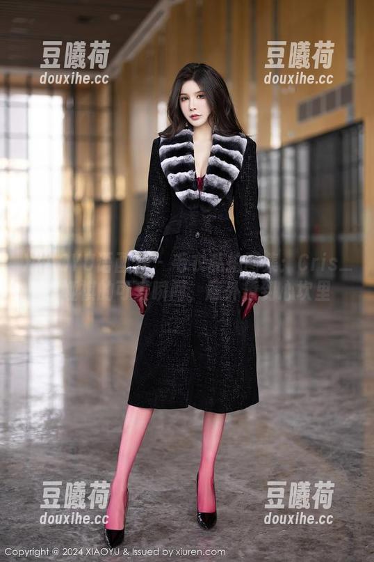 XIAOYU语画界 - 毛衣私拍图集：Cris_卓娅祺的可爱瞬间，意外撩到心坎里