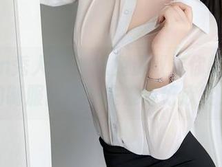 Xiuren秀人网 - 想免费取走你的兔妹妹的制服图片？先准备好欣赏！