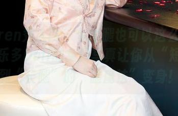 Xiuren秀人网 - 你的腿也可以这么长——养乐多Doll的免费写真让你从“短腿”到“长腿”的“腿魔法”变身！