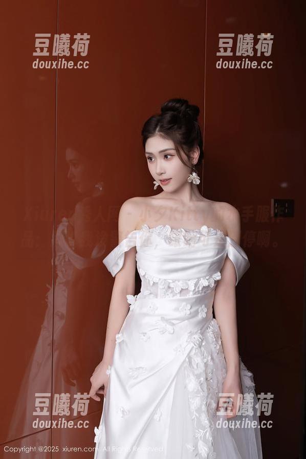 Xiuren秀人网 - 小夕Kitty的水手服作品：别说我没警告你，眼睛可是别停啊。