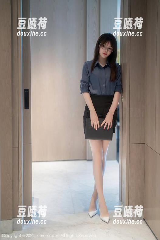 Xiuren秀人网 - 尤Una娜的皮衣冒险：精选图包，不看会后悔吗？
