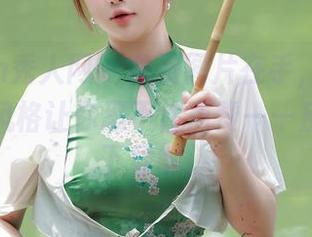Xiuren秀人网 - 免费图片在手，白琮瑗的圣诞风格让你忍不住点赞——反正就能下载嘛。