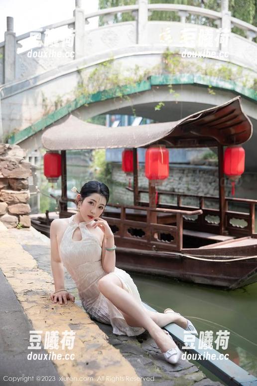 Xiuren秀人网 - 图库爆料：赵惟依coco的女仆写真，似乎在召唤我？