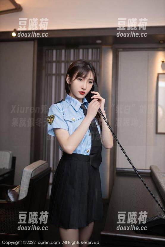 Xiuren秀人网 - 雪瑞Lisa“纯白”的图集就像冬天的微风，轻轻地，凉凉地，给我一阵不小的震撼。