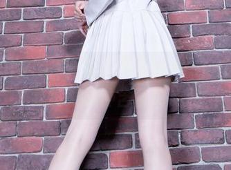 beautyleg - 体操服中的Yvonne：向我投来那种含蓄的威胁
