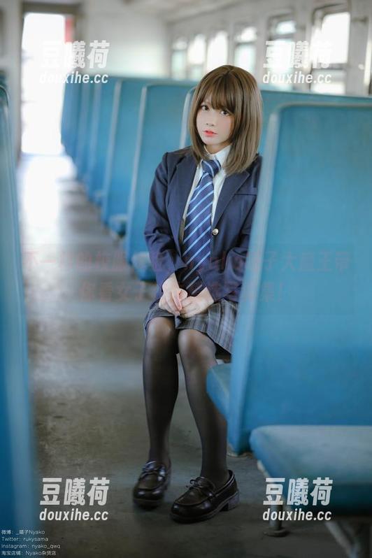 nyako喵子大魔王 不一样的校服体验,nyako喵子大魔王带你看女子校生精选写真集!
