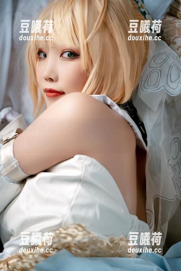 一智智 一智智和服图包再升级,穿上之后你将如同时光旅行——但是只到镜子前停留。