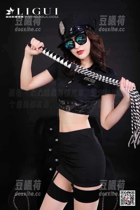 丽柜-心心 丽柜 - 心心的最新照片集,瑜伽让她的每个曲线都说话,天,难道我也要找个瑜伽垫试试?
