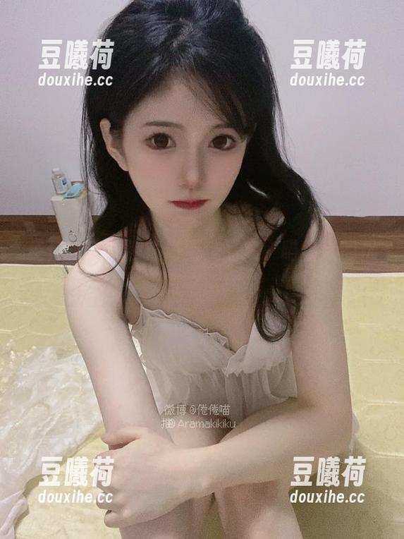 倦倦喵穿旗袍：高清作品集，喵星人的优雅之旅！