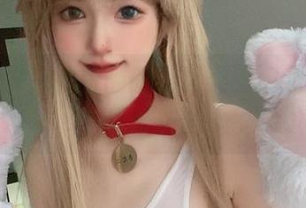 不用多说，倦倦喵的浴室美图满满的睡意分享在侧