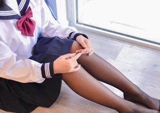 兔玩映画草莓女孩全套写真，暗示那么多，我呸，脑海里的画面满是你的想象力。