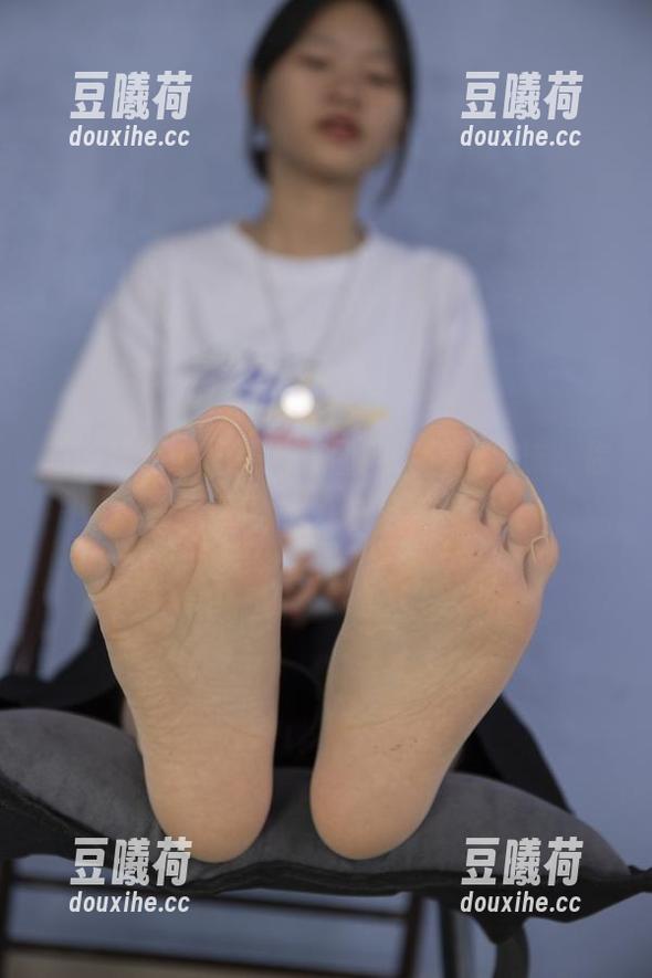 南国足艺-沫沫 南国足艺 - 原图与套图的较量:沫沫,你在干嘛?又在发自拍呀?