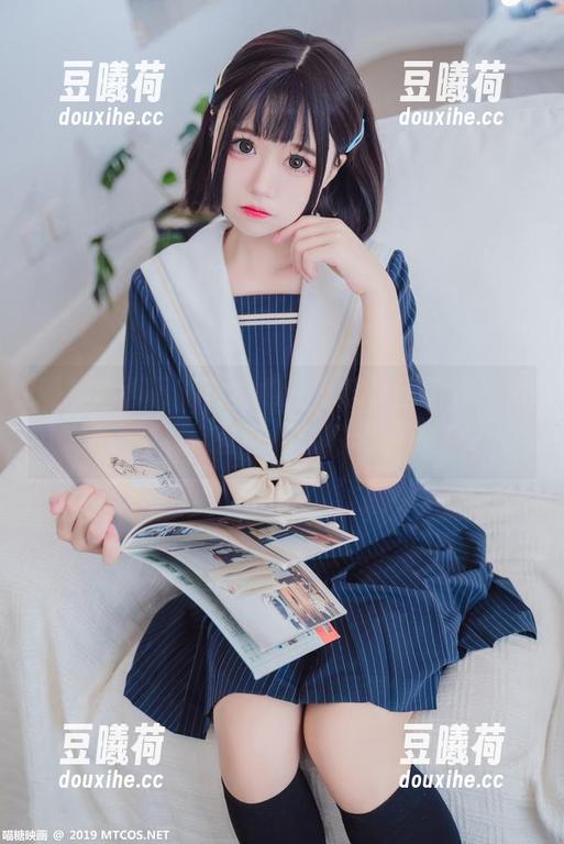 喵糖映画最新写真集：气质黑丝美眉，更新竟然有这些花样，真能看乐了！