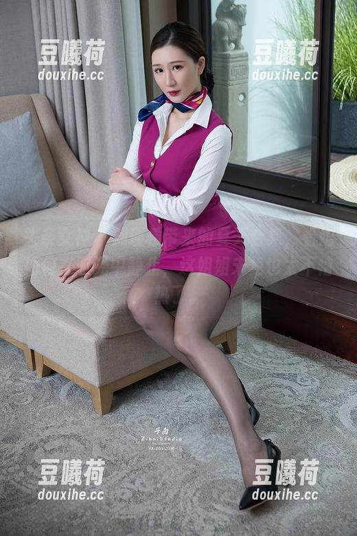 头条女神 - 刘瑾希带来的夏天合集，看她如何在时光中静止，这姐姐未免也太不怕热了。