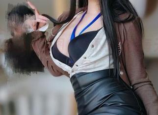 女主K的白裙美图，一不小心就每天穿了一整年！