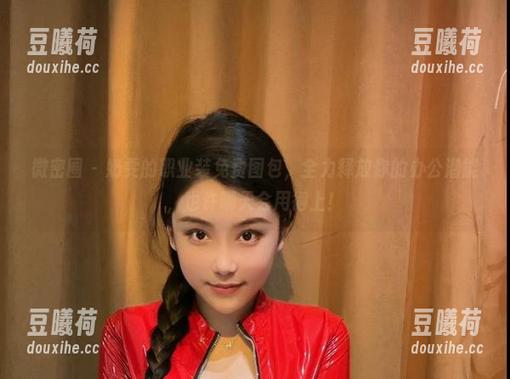 微密圈 - 奶雯的职业装免费图包，全力释放你的办公潜能，也许哪天会用得上！
