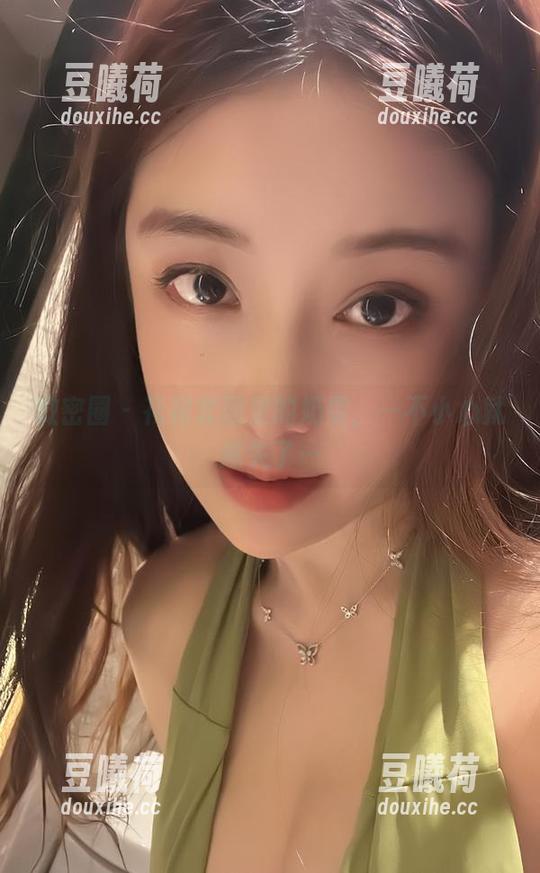 奶雯 微密圈 - 花裙套图里的奶雯,一不小心就迷失了…