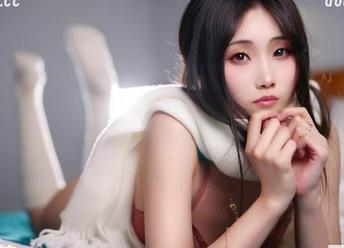 嫣嫣子户外照片合集：当我试图摆POSE，风却偏偏不配合