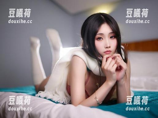 嫣嫣子户外照片合集：当我试图摆POSE，风却偏偏不配合