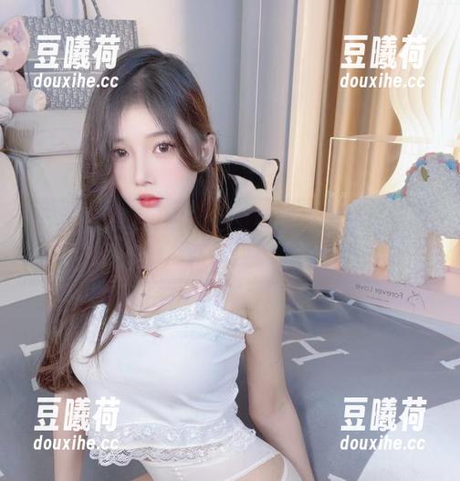 小小奶瓶儿 无圣光也能闪耀:小小奶瓶儿的图包剧情新体验!