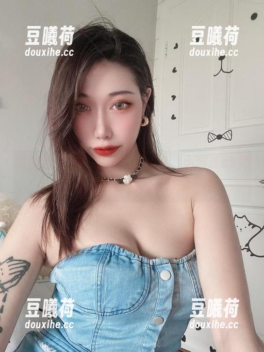 小猫咪ck 微密圈 - 连体衣写真大拍卖,小猫咪ck秀出身段,真的能把光影都舔干净。