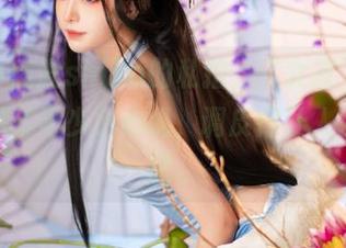 这组小鹿鹿shika的私拍，“女友”资源里隐藏了不少小心机，调皮得让人捉摸不透。