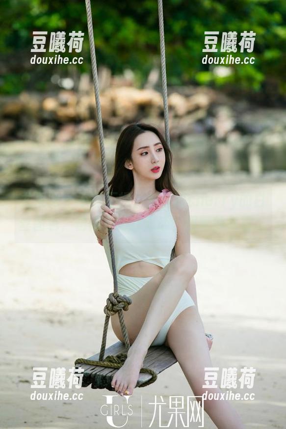 尤果网-刘嘉琦cherry 尤果网 - 不急不慢,刘嘉琦cherry的白丝图包,仿佛在和我对话,极简的美感。