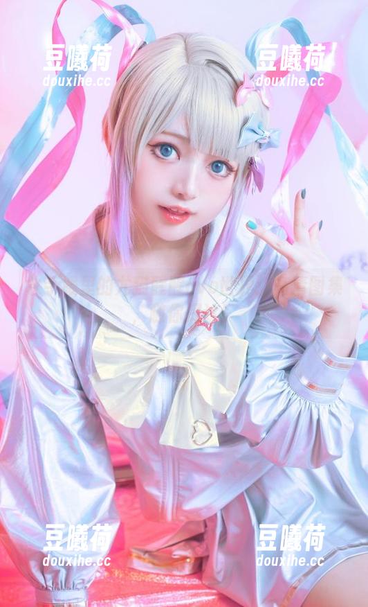 水手服里的尤猫醒醒ovo世界：高清图集，随你探讨！