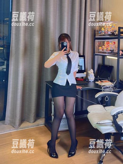 张思允 微密圈 - 当内衣遇上三亚,张思允把美展现得恰到好处——高清图库太养眼!