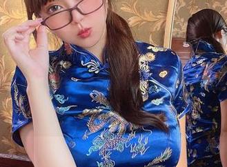 微密圈 - 快来瞧瞧张思允的吊带黑丝照片：我只想说，再次刷新了我对黑丝的新理解！