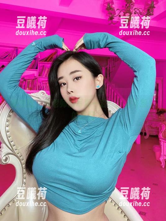 微密圈 - 张老师的写真一刻：网袜与意外的搭配