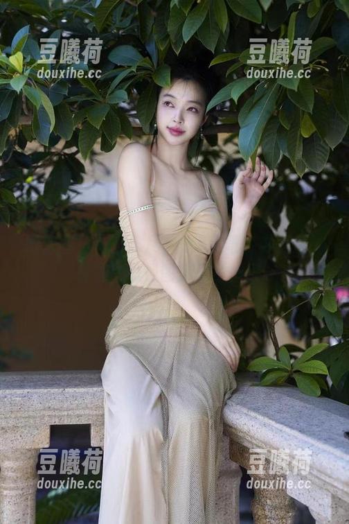 微密圈 - 一言难尽，徐珺大哥在办公室的奇遇，总是图库里多一层...
